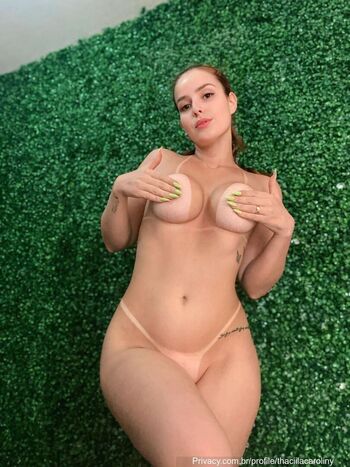 Thacila caroliny image