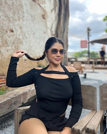 Thai girls 1 page 2 image
