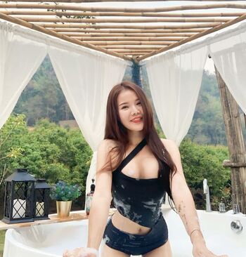 Thai girls 1 page 2 image