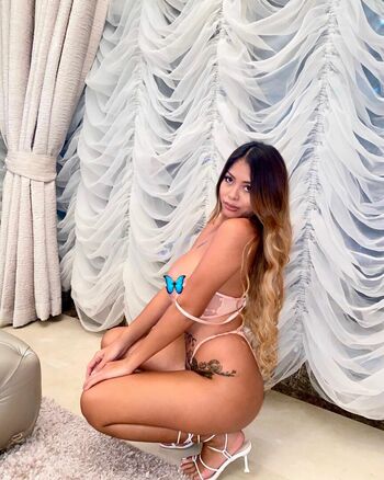 Thai girls 1 image