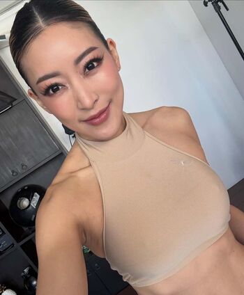 Thai girls 1 page 9 image