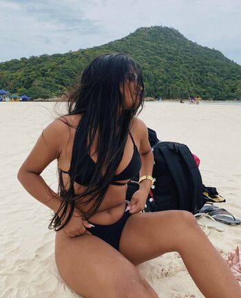 Thaisssaalmeida image