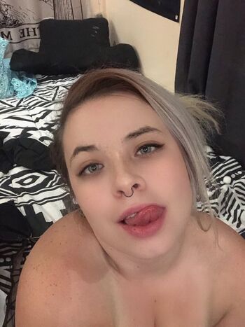 Thatgirlsly image