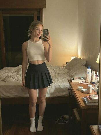 The definitive petite with an ass megathread image