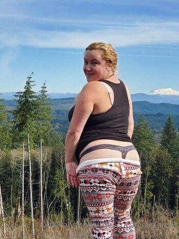 The scorpio queen 13 image