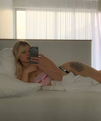 The Victoria's Secret Shine/Sparkle Strap Bra, Thong, and Lingerie Thread!