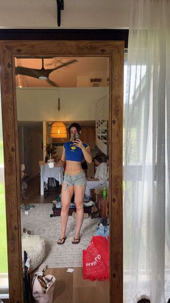 Thelatgirl image