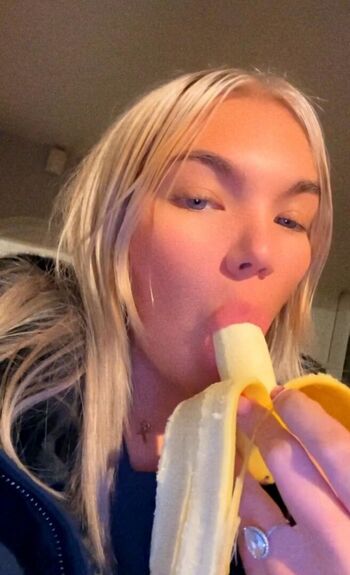 Thelittleblondie image