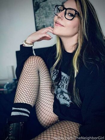 Theneighborgirl image