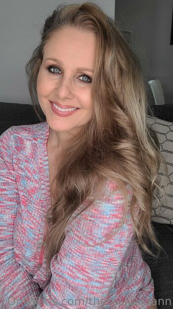 Therealjuliaann image