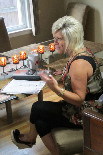 Theresa caputo image