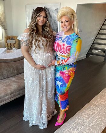 Theresa caputo image