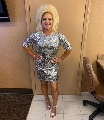 Theresa caputo image