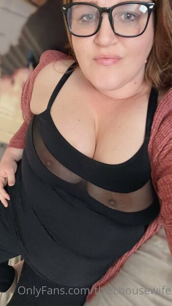 Thicchousewife image
