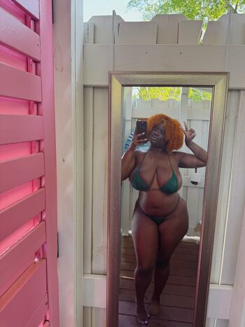 Thick Ari Lennox