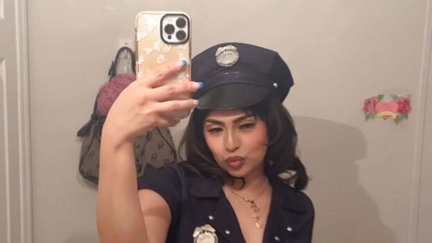 Thickerthanyobitch image