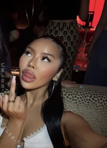 Tiara truong image