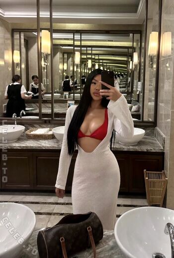 Tiara truong image