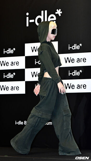 Tiny pretty j image