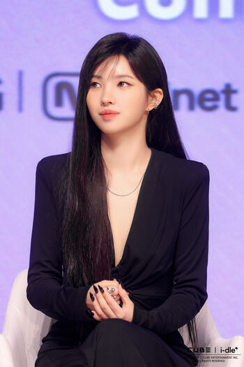 Tiny pretty j image