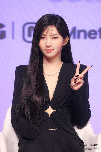 Tiny pretty j image
