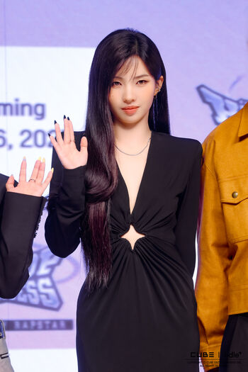 Tiny pretty j image