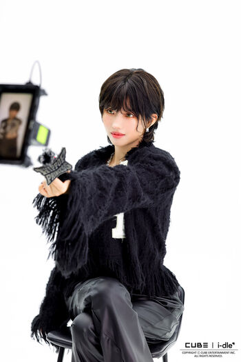 Tiny pretty j image