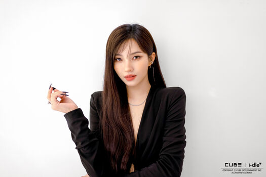Tiny pretty j image