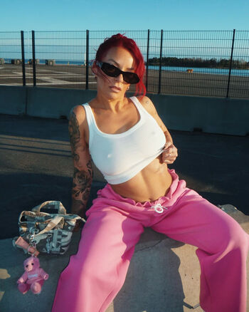 Tinzeofficial 1 image