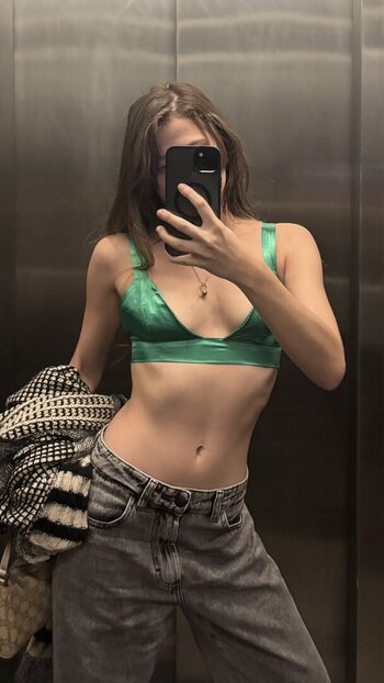 Tiredstarlet image