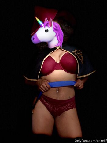 Tittiesnlipstck image