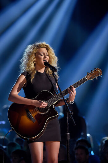 Tori kelly image