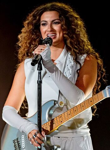 Tori kelly image