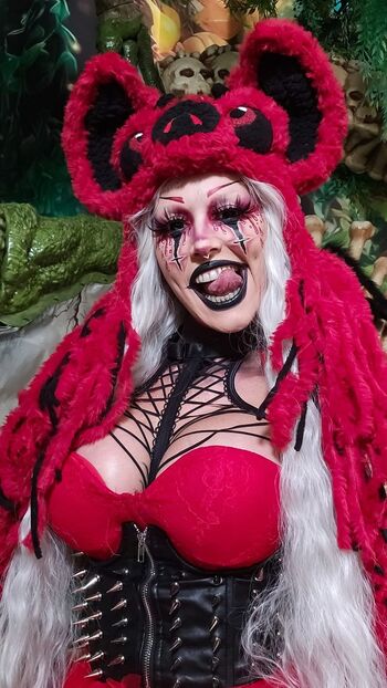 Twisted hatter image