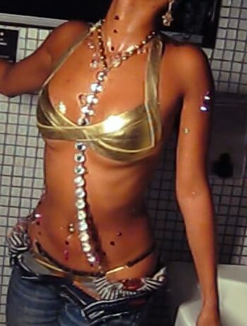 Tyla page 3 image