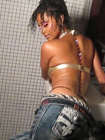 Tyla page 2 image