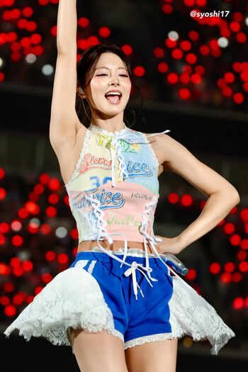 Tzuyu page 2 image