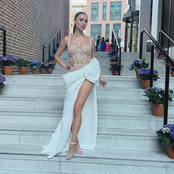 Una healy image