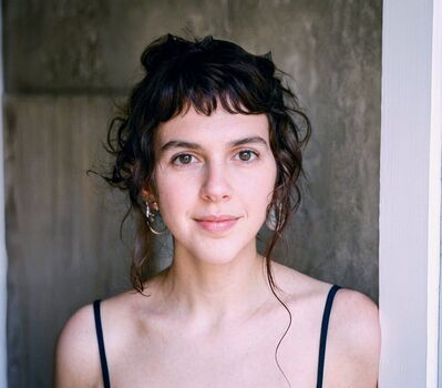 Valentina aliaga image