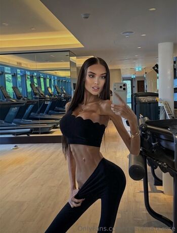 Valentina melis image