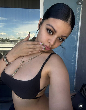 Valerieee3x image