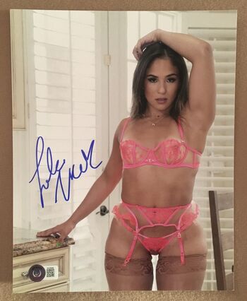 Valerieloureda image