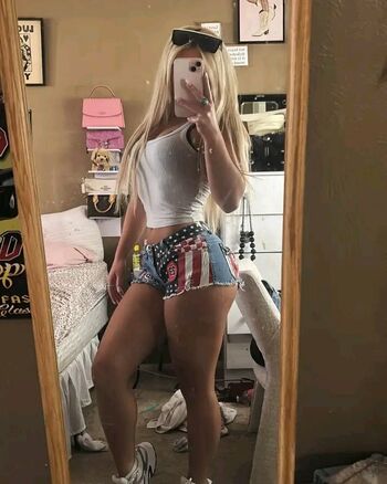 Valianna rose image
