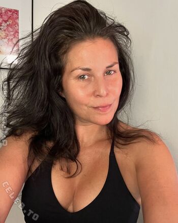 Vanessa blumhagen image