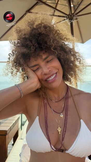 Vanessa da mata page 2 image