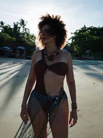 Vanessa da mata image