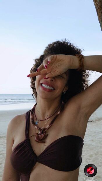 Vanessa da mata image