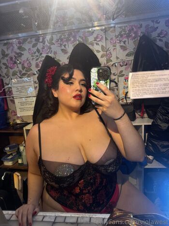 Vanessa hinata image