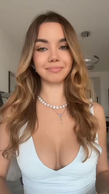 Vanessa rojewska image