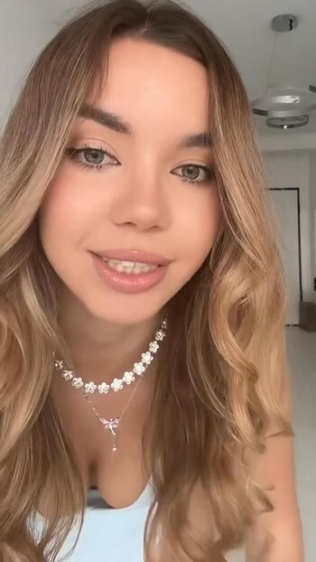 Vanessa rojewska image